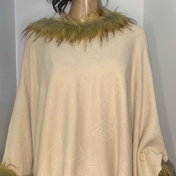 Tracy Lynn Nude Pancho, 2X - Picture 1 of 7